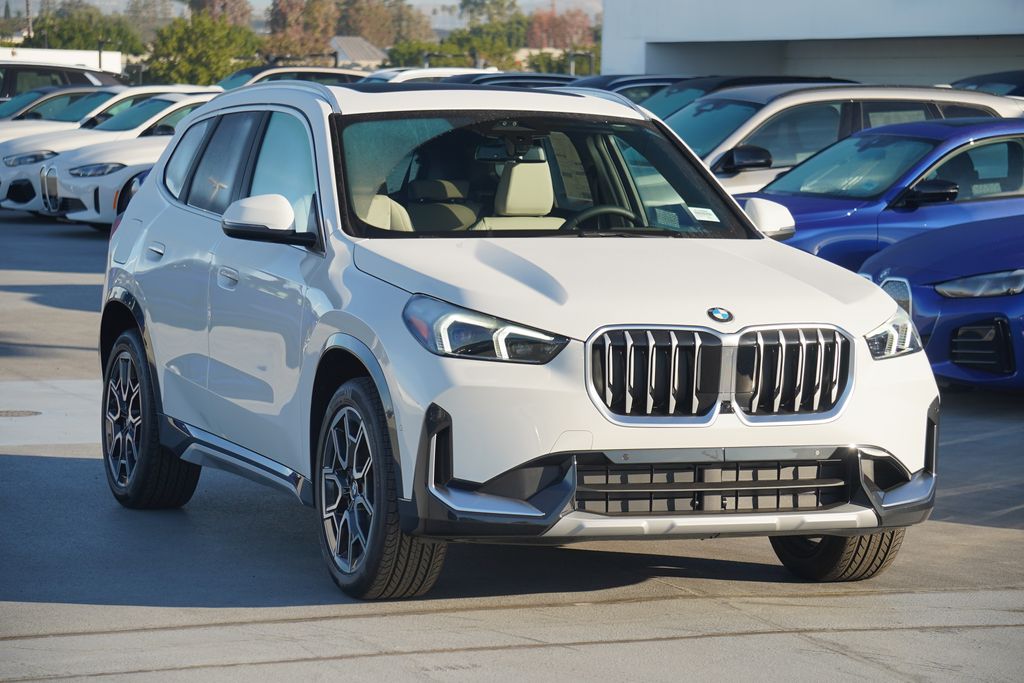 2025 BMW X1 xDrive28i 3