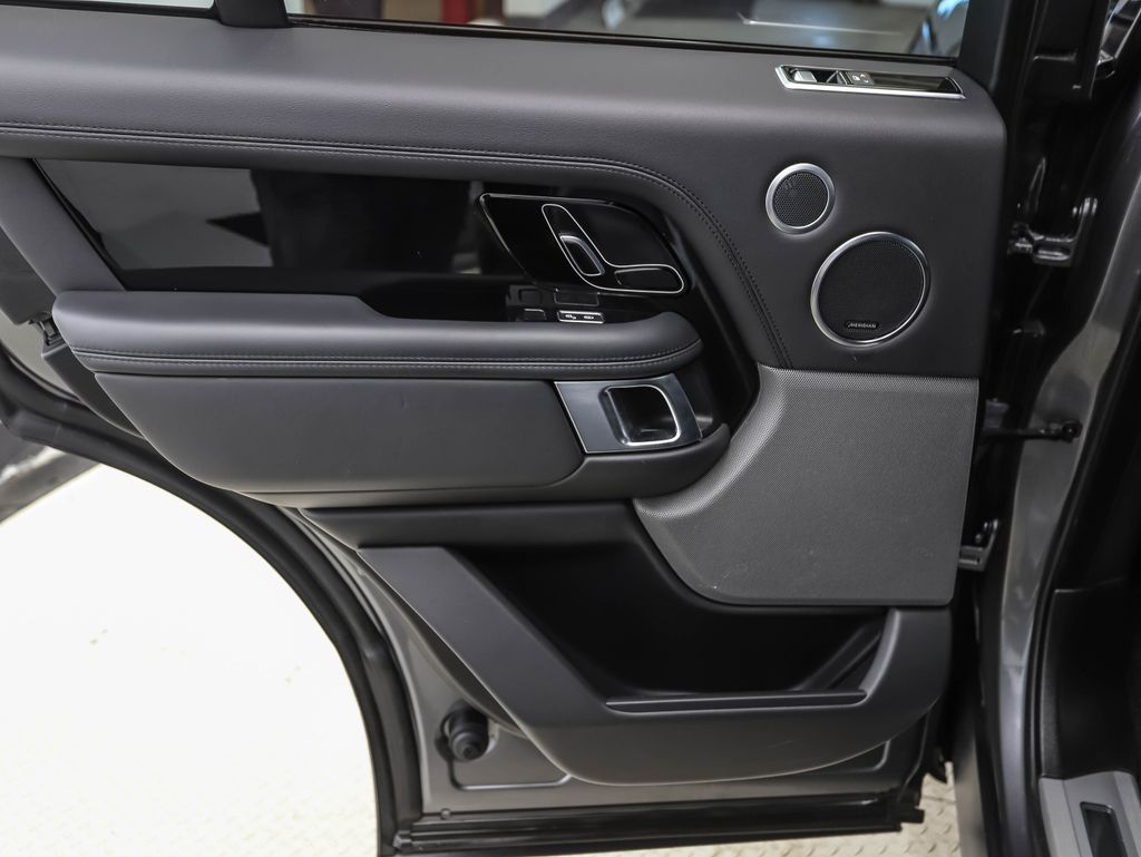 Thumbnail: 2019 Land Rover Range Rover - 18