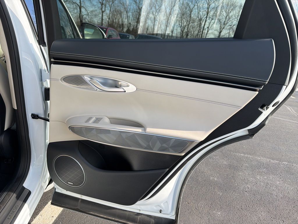 Thumbnail: 2025 Genesis GV70 - 25