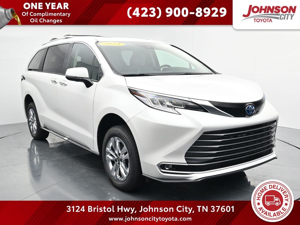 White (Wind Chill Pearl) 2024 Toyota Sienna Minivan All-Wheel Drive Continuously Variable Transmission