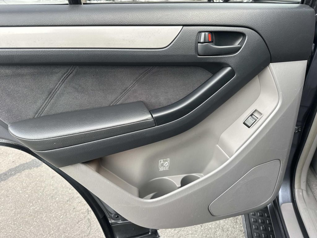 Thumbnail: 2004 Toyota 4Runner - 25