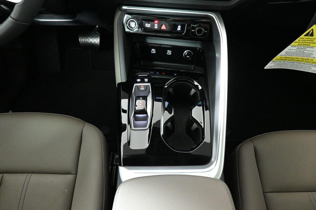 Thumbnail: 2025 Audi Q5 - 21