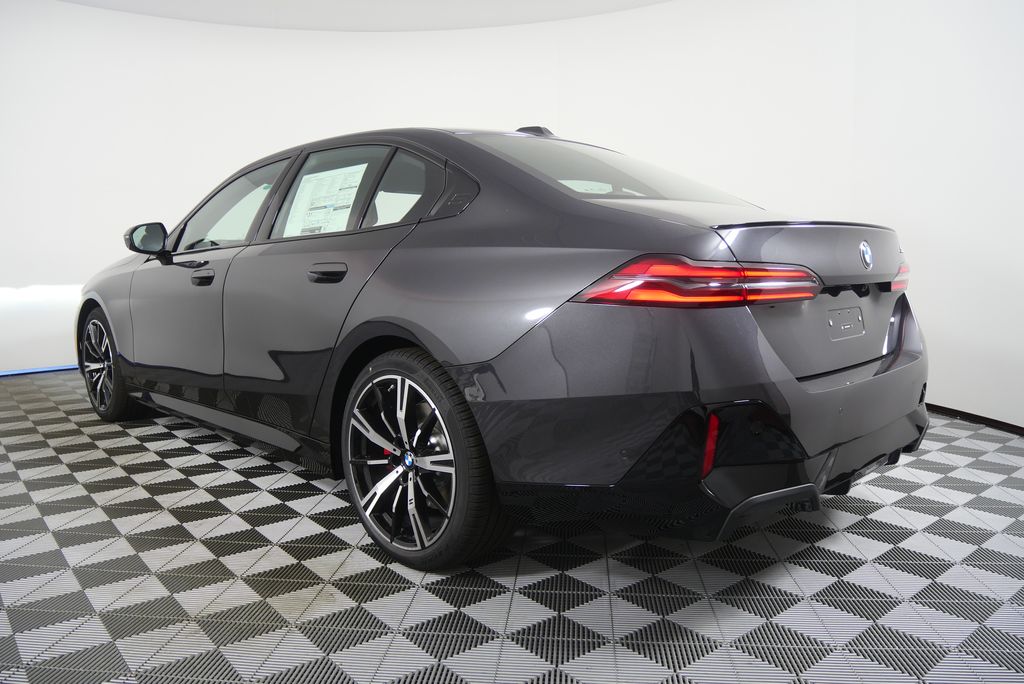 Thumbnail: 2026 BMW 5 Series - 5