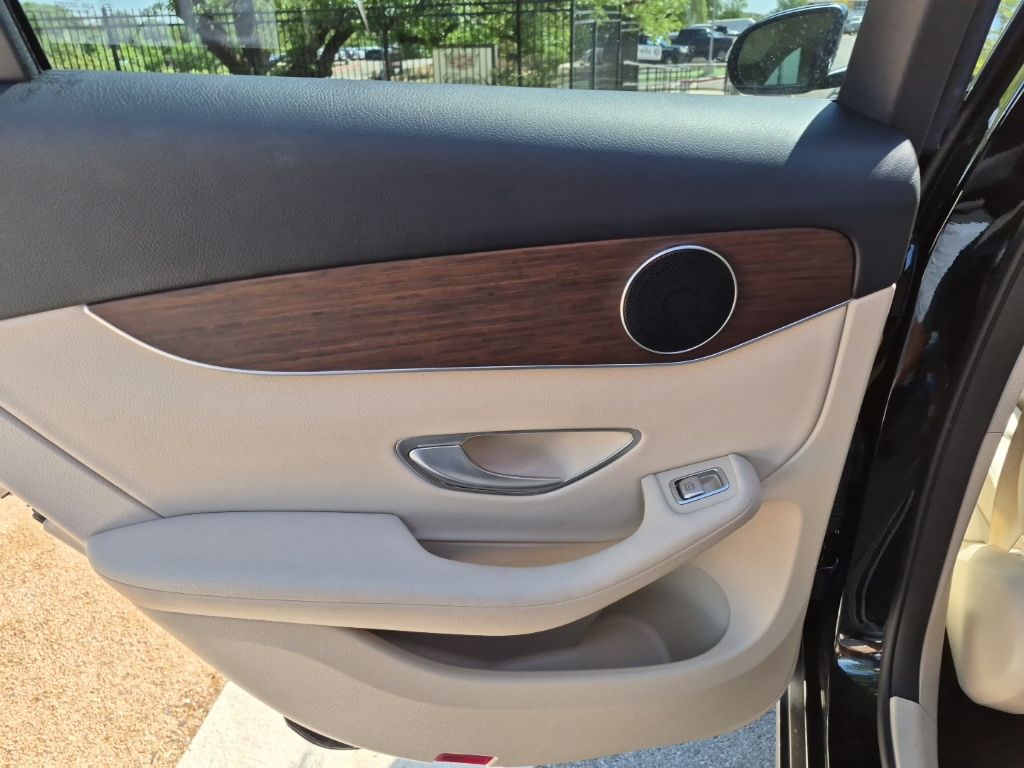 Used Car 2022 Mercedes-benz Glc  Glc 300 For Sale Under $35,000 In Austin, Texas