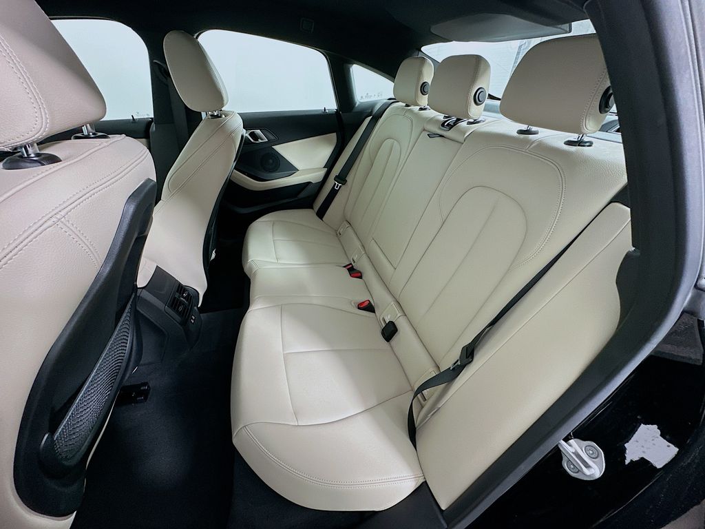 Thumbnail: 2024 BMW 2 Series - 24