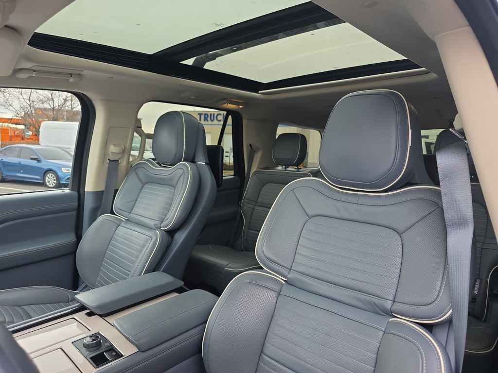 Used 2022 Blue Lincoln Black Label image 19