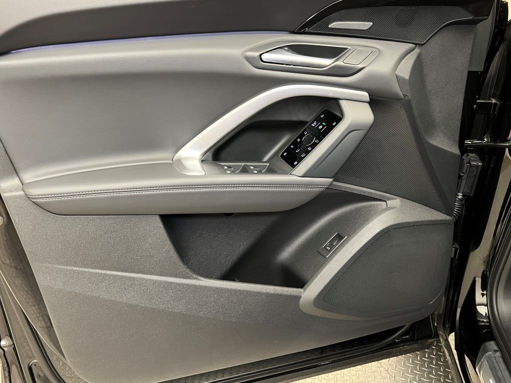 Thumbnail: 2025 Audi Q5 - 32