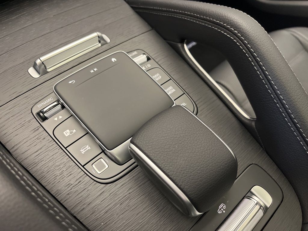 Thumbnail: 2026 Mercedes-Benz GLS - 21