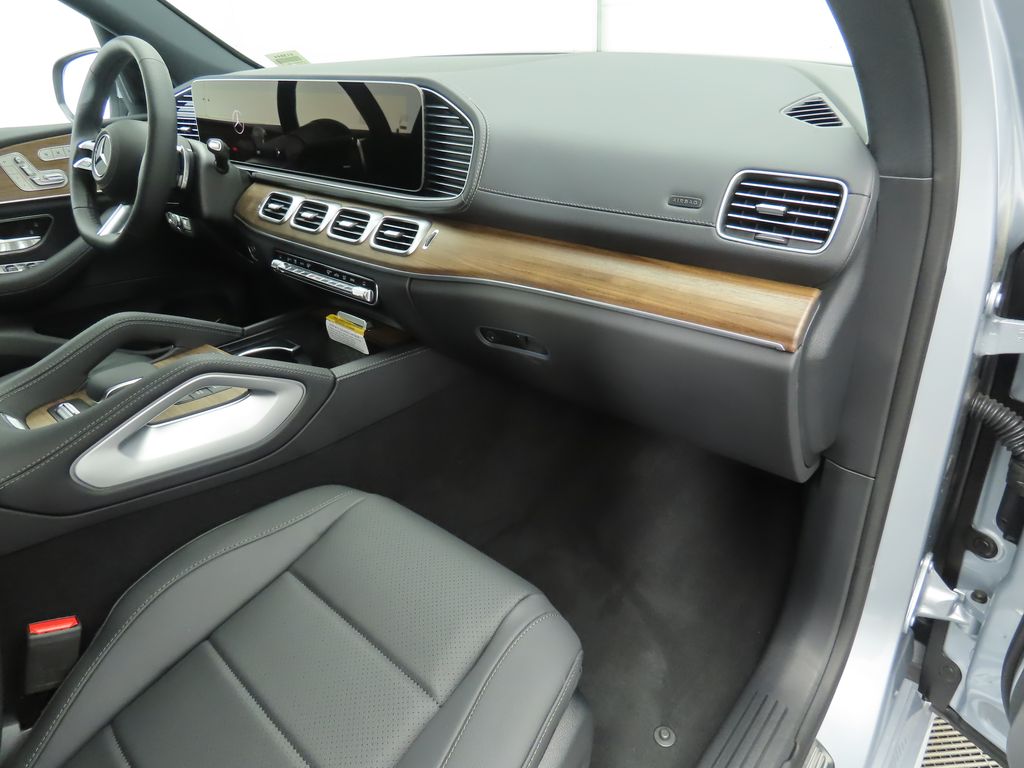 2025 Mercedes-Benz GLS 450 4MATIC 19