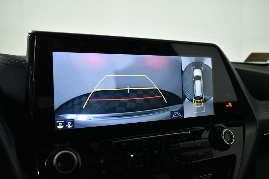 Thumbnail: 2022 Toyota Highlander - 27