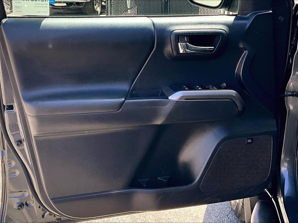 2022 Toyota Tacoma — photo 19