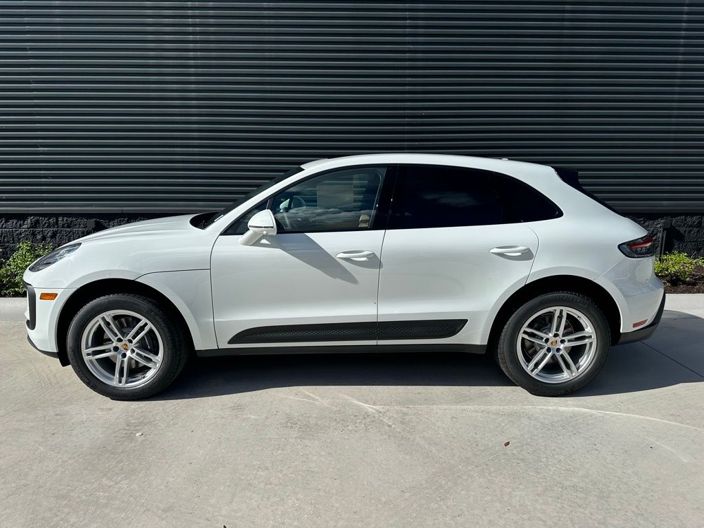 2025 Porsche Macan  2