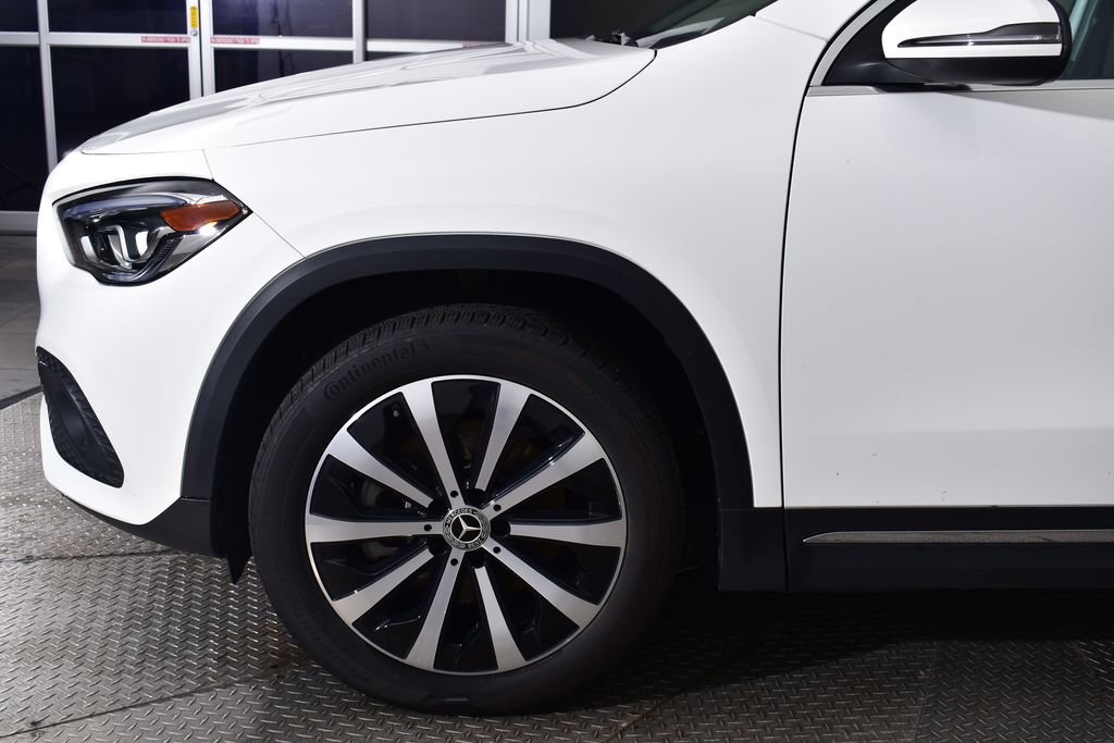 2022 Mercedes-Benz GLA 250 4MATIC 9