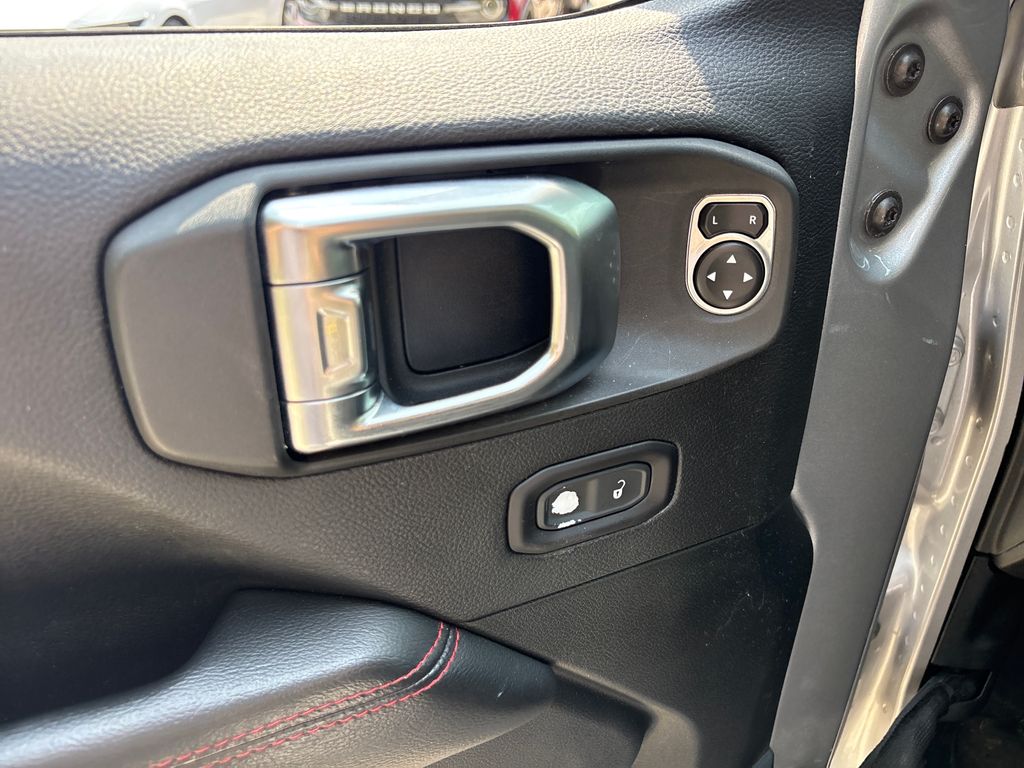 Certified Used 2020 Silver Jeep Rubicon image 16