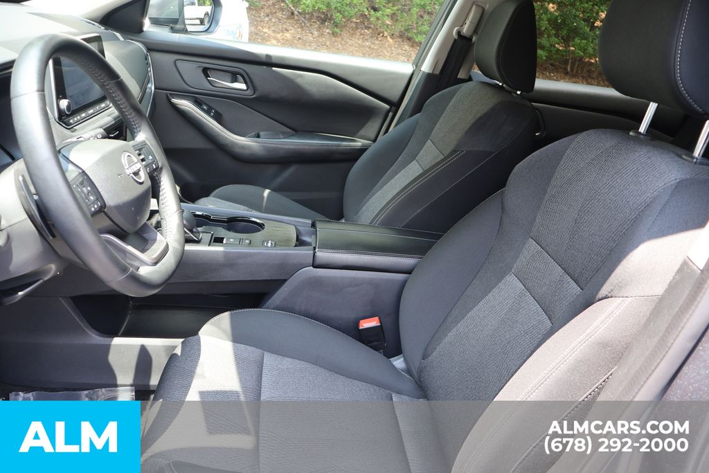Used 2025 Gray Nissan SV image 14