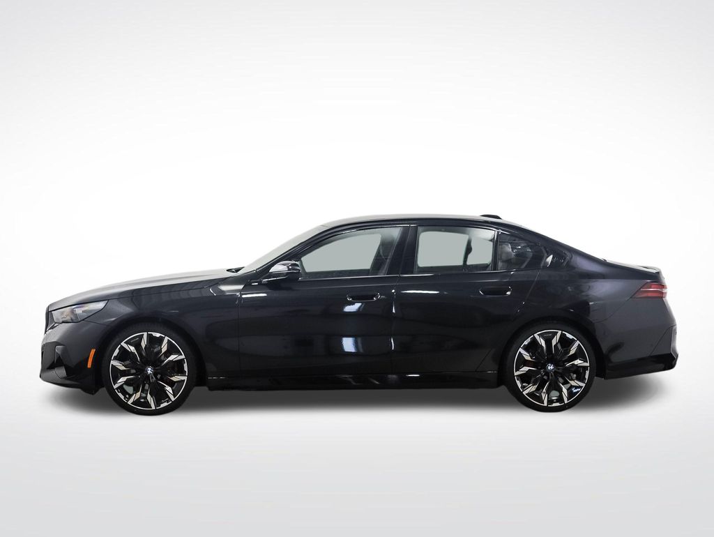 Thumbnail: 2027 BMW 5 Series - 2