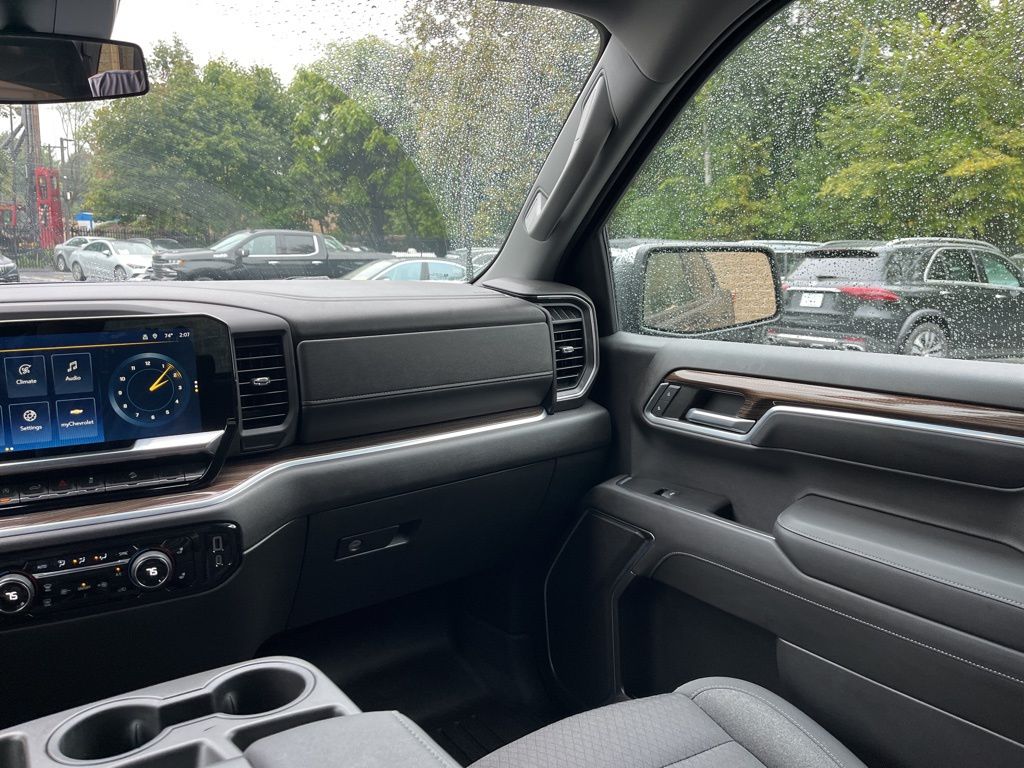 Thumbnail: 2022 Chevrolet Silverado 1500 - 25