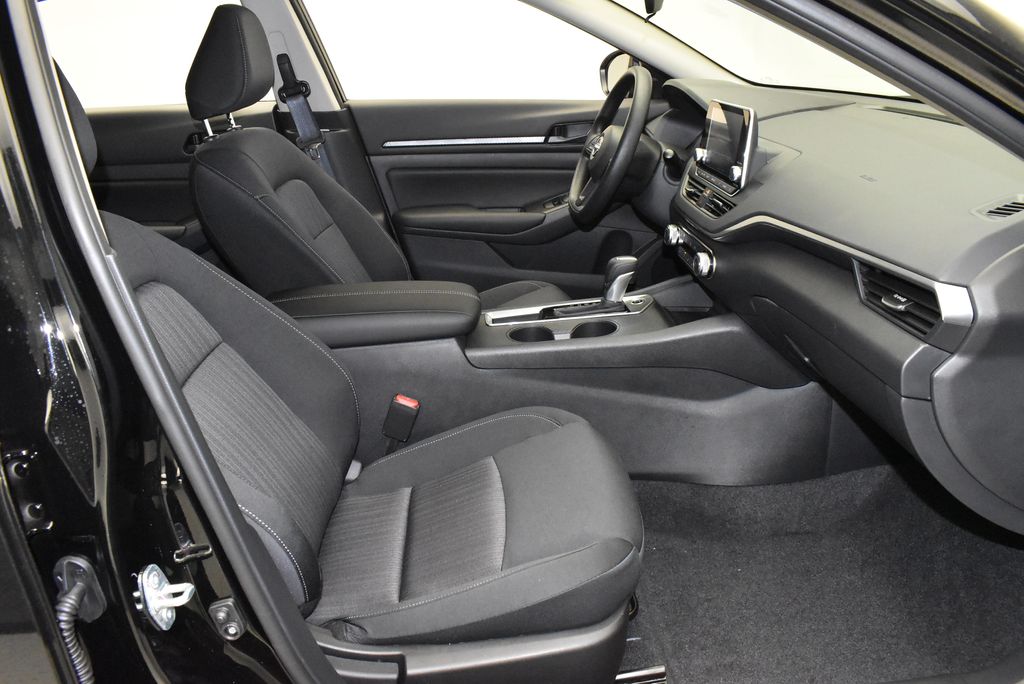 Thumbnail: 2025 Nissan Altima - 24