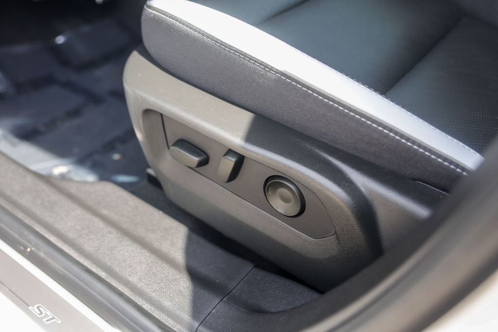 Used Car 2025 Buick Envision  Sport Touring For Sale Under $35,000 In Austin, Texas