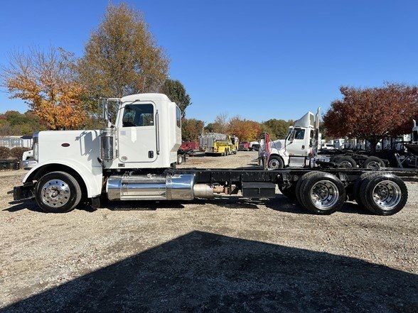 2012 Peterbilt 388 with 4 Car Cage's photo