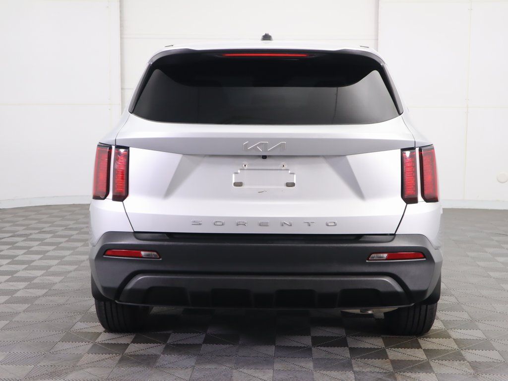Thumbnail: 2022 Kia Sorento - 6