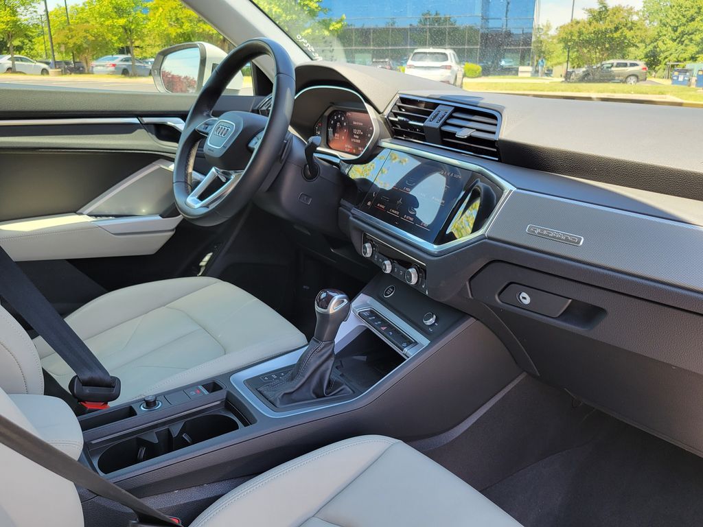 Thumbnail: 2024 Audi Q3 - 14