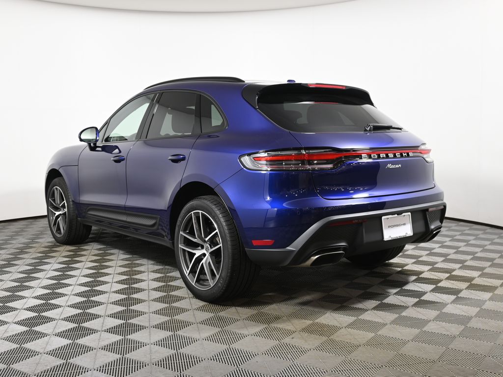 Thumbnail: 2026 Porsche Macan - 3
