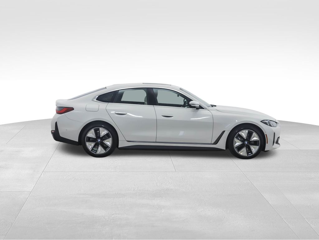 Thumbnail: 2025 BMW i4 - 7