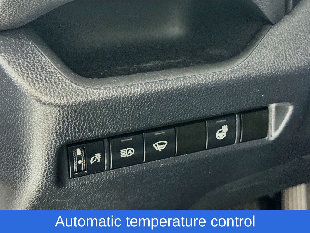 Used Car 2020 Toyota Rav4 Hybrid  Xle For Sale Under $30,000 In Austin, Texas