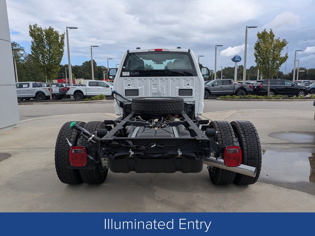 2025 Ford F-550 Chassis XL