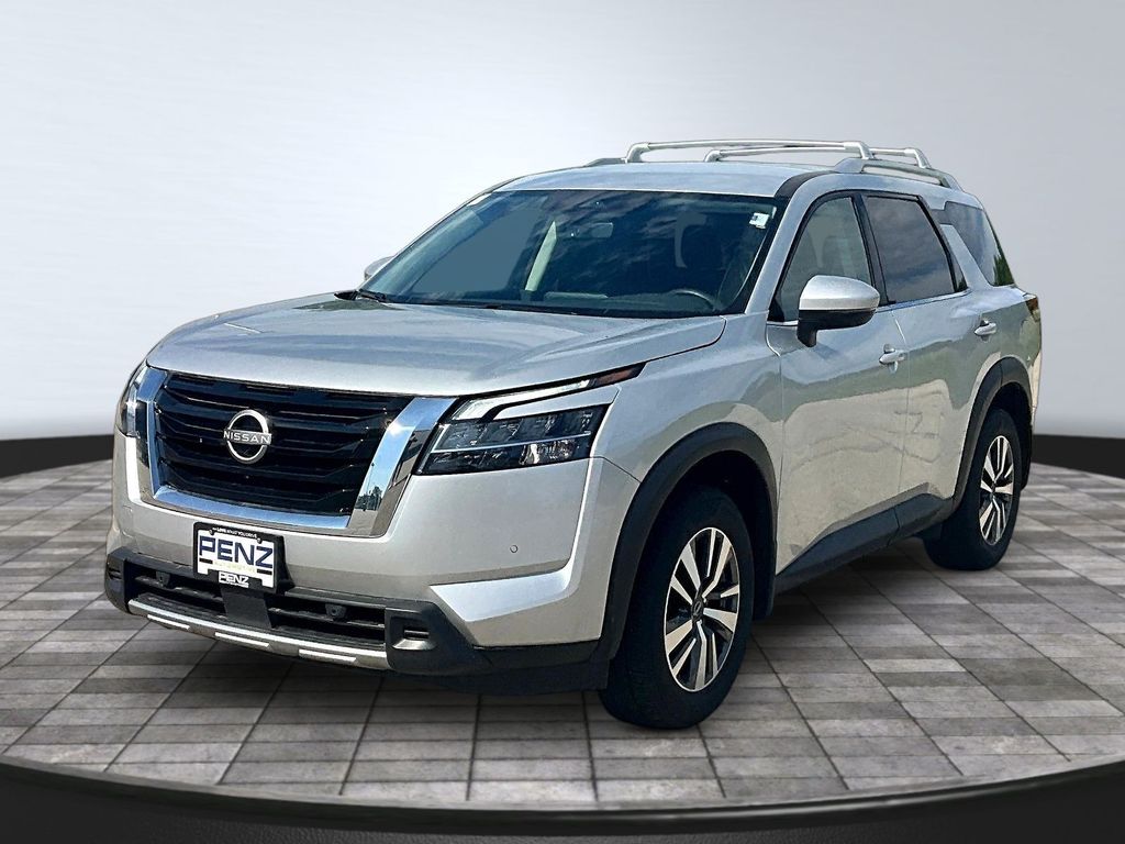 Brilliant Silver Metallic 2024 Nissan Pathfinder SUV / Crossover All-Wheel Drive 9-Speed Automatic