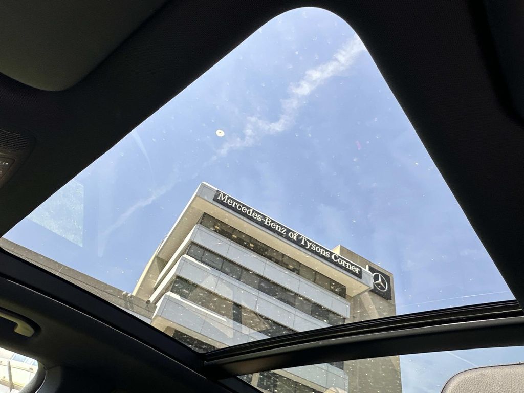 Thumbnail: 2025 Mercedes-Benz GLE - 32