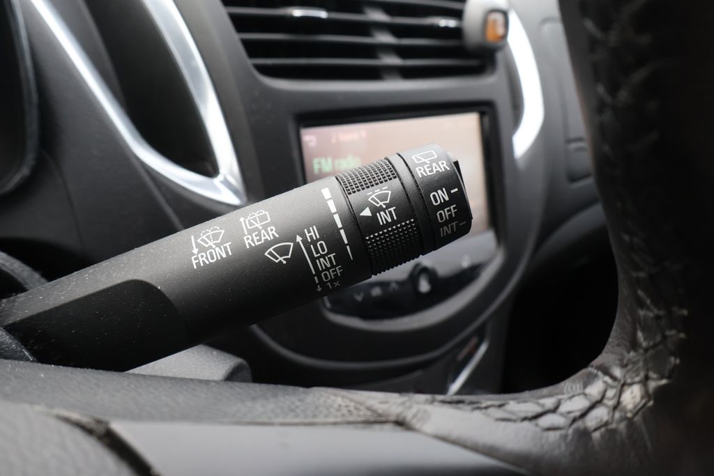 Thumbnail: 2016 Chevrolet Trax - 18