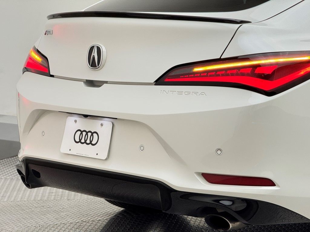 Thumbnail: 2023 Acura Integra - 13