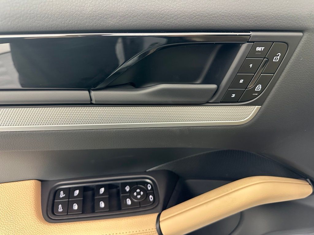 Thumbnail: 2026 Porsche Cayenne - 17