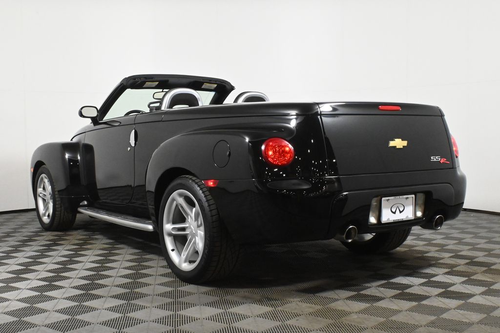 2004 Chevrolet SSR  12