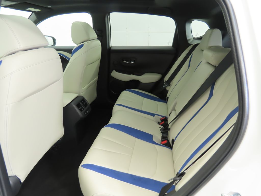 Thumbnail: 2025 Acura ADX - 22