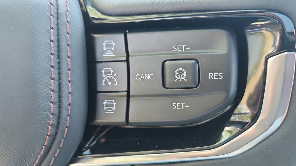 2025 Jeep Wagoneer S