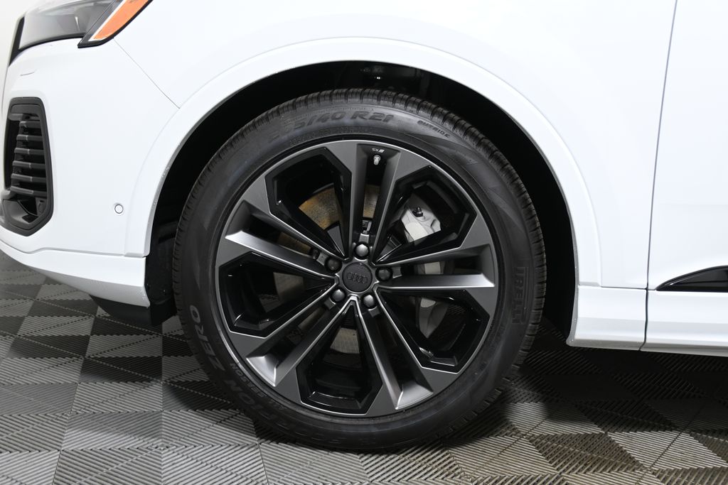Thumbnail: 2026 Audi Q7 - 11