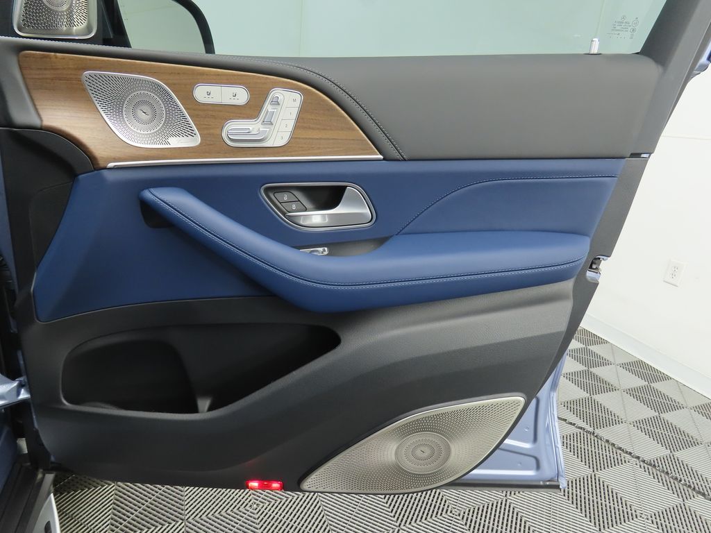 Thumbnail: 2026 Mercedes-Benz GLS - 26