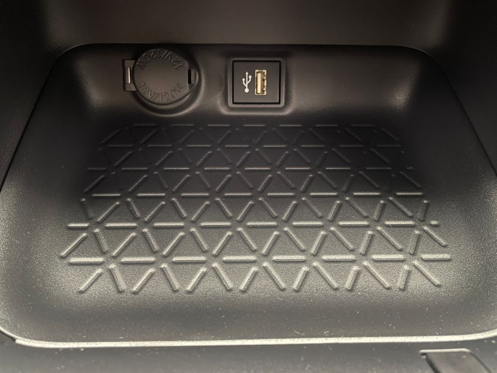 Thumbnail: 2025 Toyota RAV4 - 25