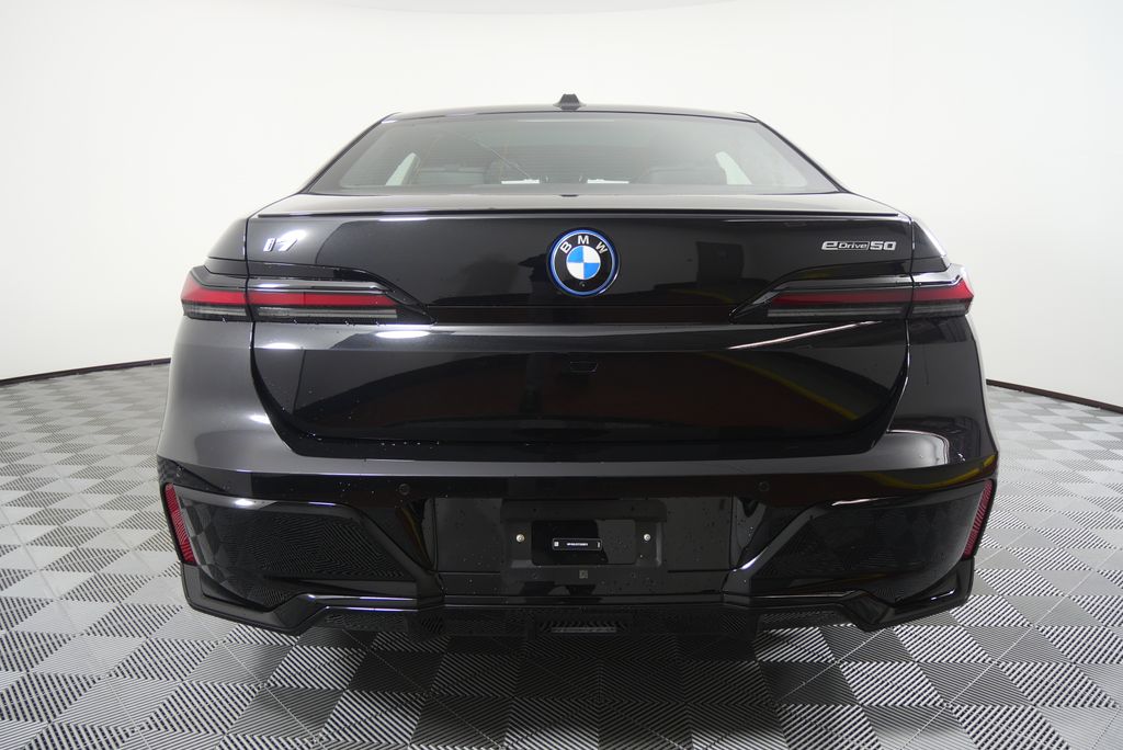 Thumbnail: 2026 BMW i7 - 4