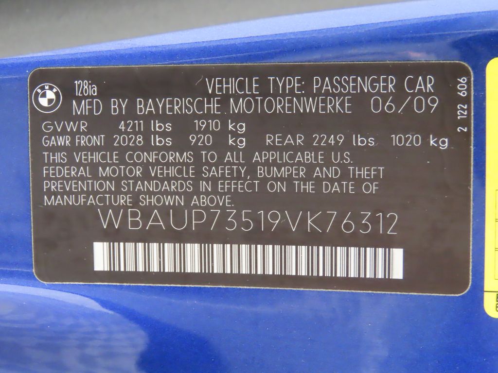 2009 BMW 1 Series 128i 32