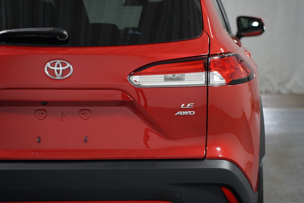 2022 Toyota Corolla Cross LE 10