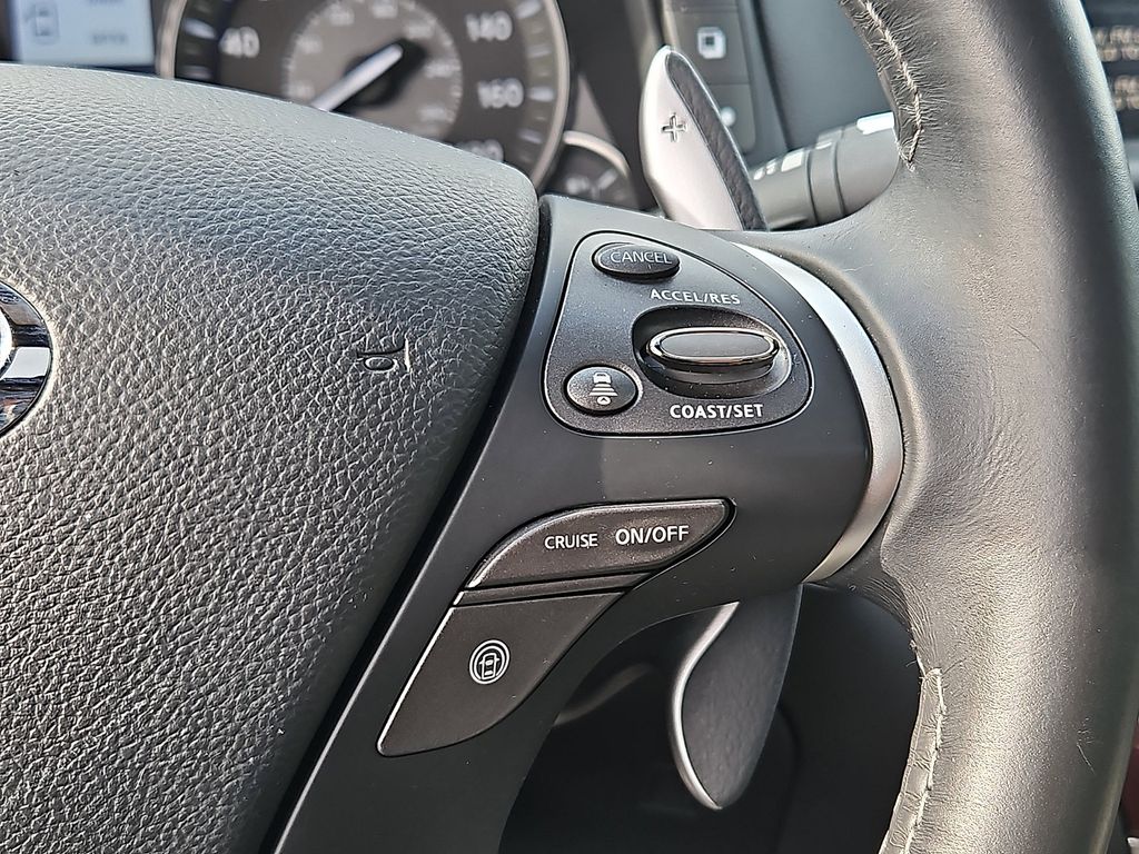 Thumbnail: 2019 INFINITI Q70 - 25