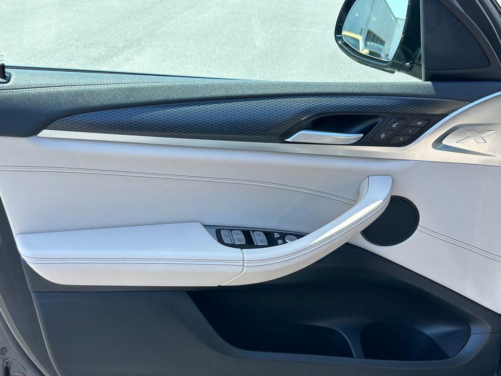 2022 BMW X3 M40i 11
