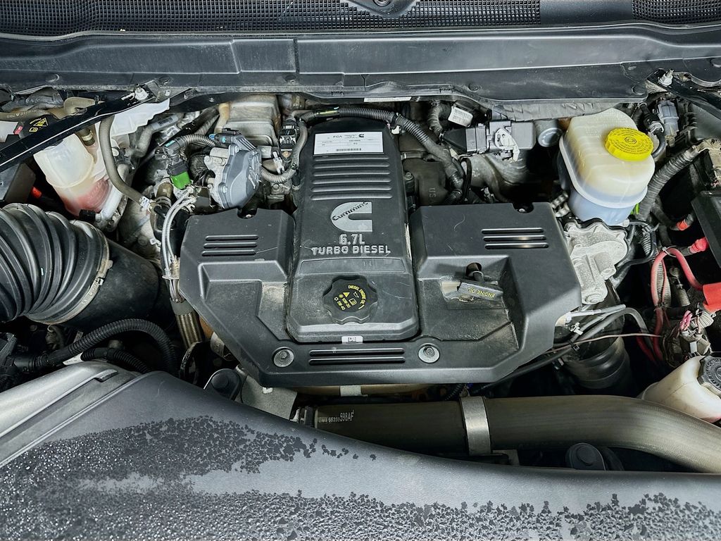 Used 2022 Black Ram Laramie image 31