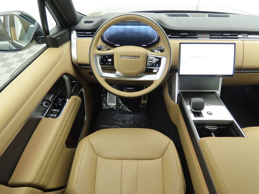 2025 Land Rover Range Rover SE 11