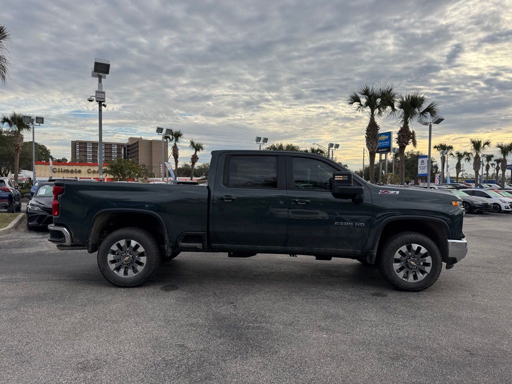 2025 Chevrolet Silverado 2500HD LT 9