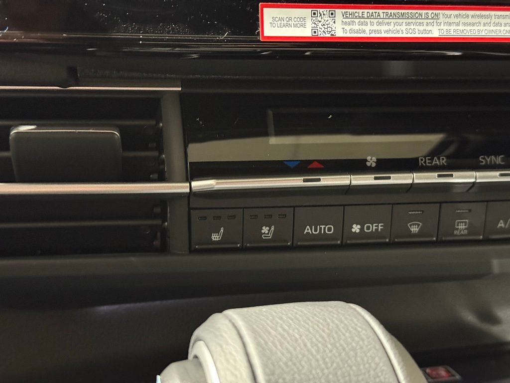 Thumbnail: 2025 Toyota Sienna - 32